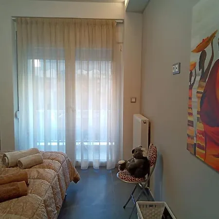 Artemis Luxury In Iktinou Pedestrian & Mitropolitou Iossif Area テッサロニキ