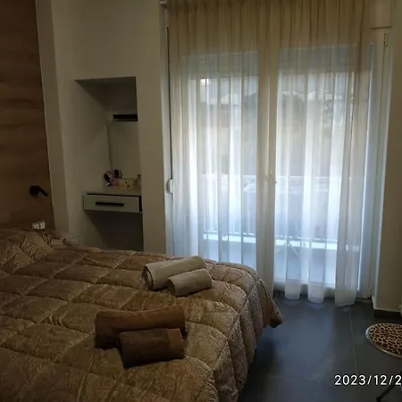 Artemis Luxury In Iktinou Pedestrian & Mitropolitou Iossif Area アパート