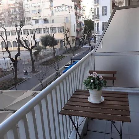 Artemis Luxury In Iktinou Pedestrian & Mitropolitou Iossif Area テッサロニキ